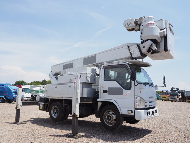 いすゞエルフ高所作業車小型（2t・3t）[写真01]