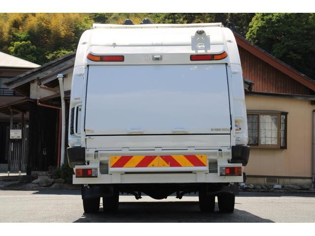 日野レンジャーパッカー車（塵芥車）中型（4t）[写真07]