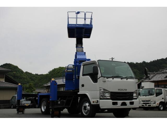 いすゞエルフ高所作業車小型（2t・3t）[写真01]