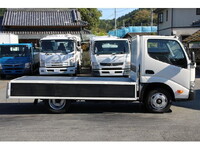 トヨタトヨエース平ボディ小型（2t・3t）[写真13]