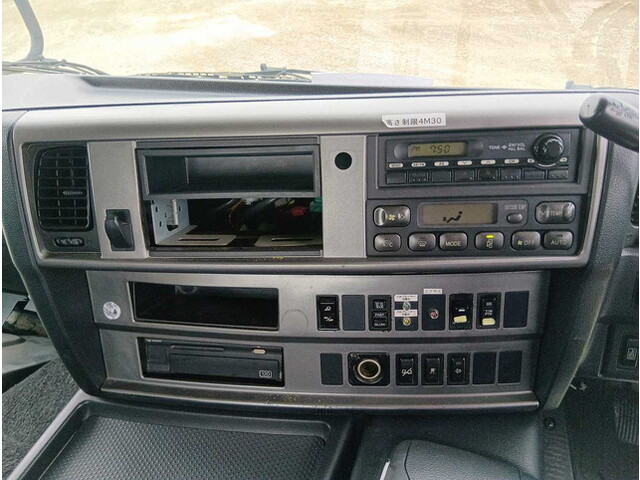 日野プロフィアトレーラーヘッド（トラクターヘッド）大型（10t）[写真14]