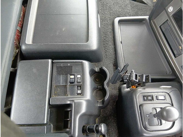 日野プロフィアトレーラーヘッド（トラクターヘッド）大型（10t）[写真16]