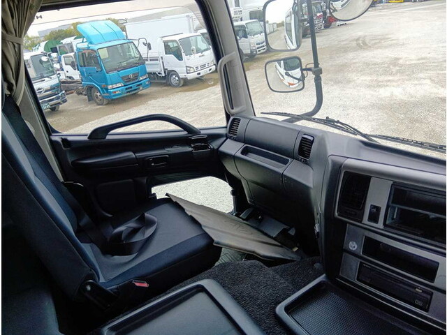 日野プロフィアトレーラーヘッド（トラクターヘッド）大型（10t）[写真19]