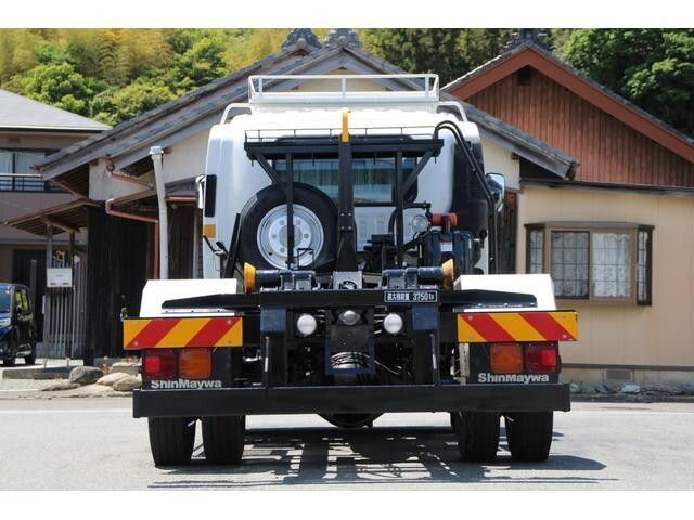 いすゞフォワードコンテナ専用車中型（4t）[写真12]