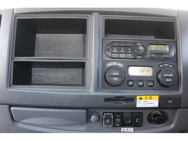 いすゞフォワードコンテナ専用車中型（4t）[写真28]