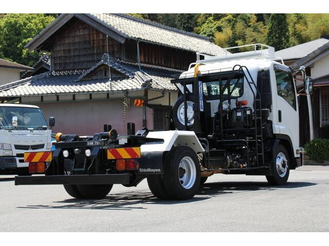 いすゞフォワードコンテナ専用車中型（4t）[写真04]