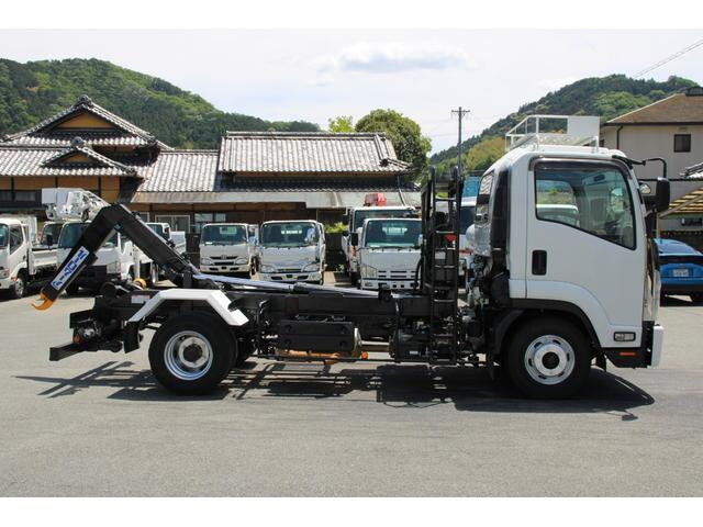 いすゞフォワードコンテナ専用車中型（4t）[写真07]