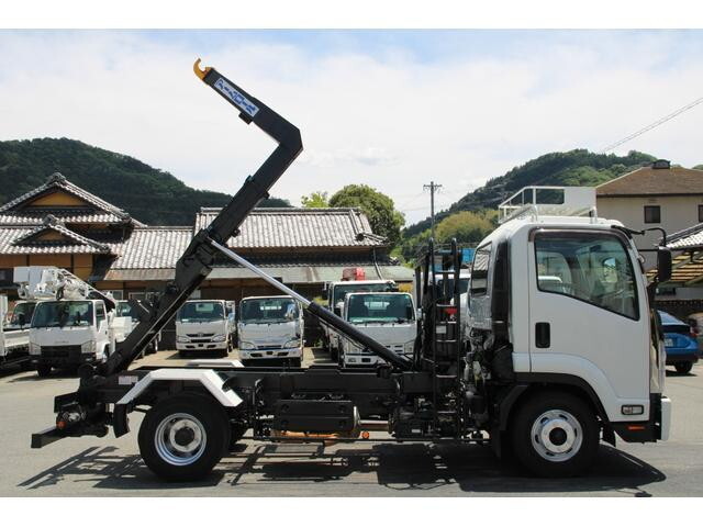 いすゞフォワードコンテナ専用車中型（4t）[写真09]