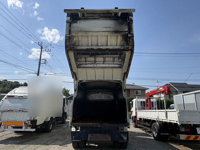 いすゞフォワードパッカー車（塵芥車）増トン（6t・8t）[写真12]