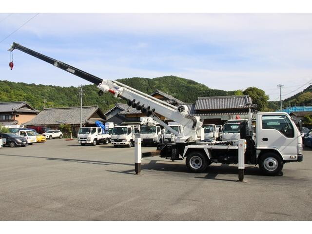 いすゞエルフ穴掘建柱車小型（2t・3t）[写真07]