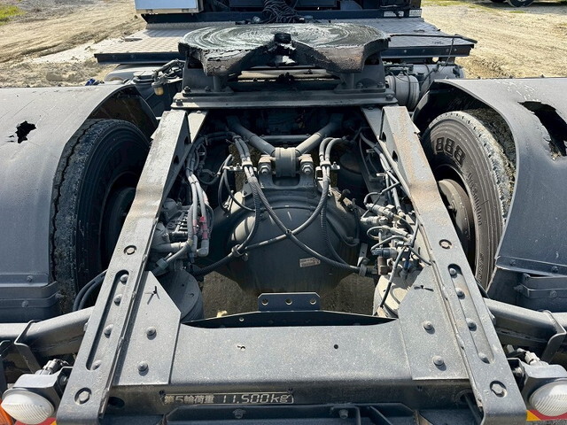 いすゞギガトレーラーヘッド（トラクターヘッド）大型（10t）[写真11]