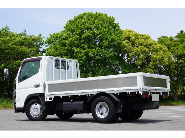 三菱ふそうキャンター平ボディ小型（2t・3t）[写真02]