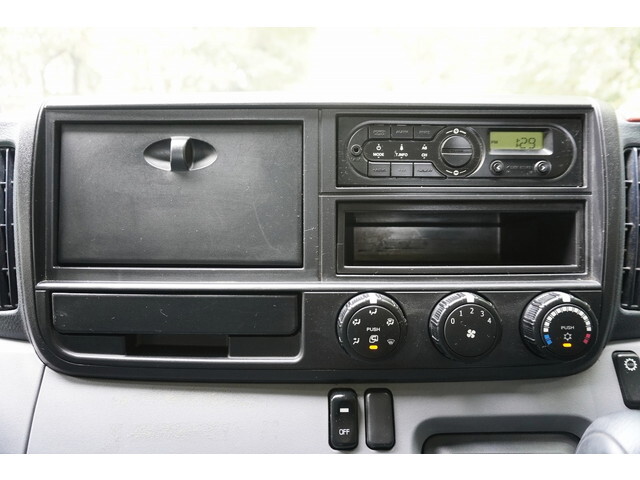 三菱ふそうキャンター平ボディ小型（2t・3t）[写真35]