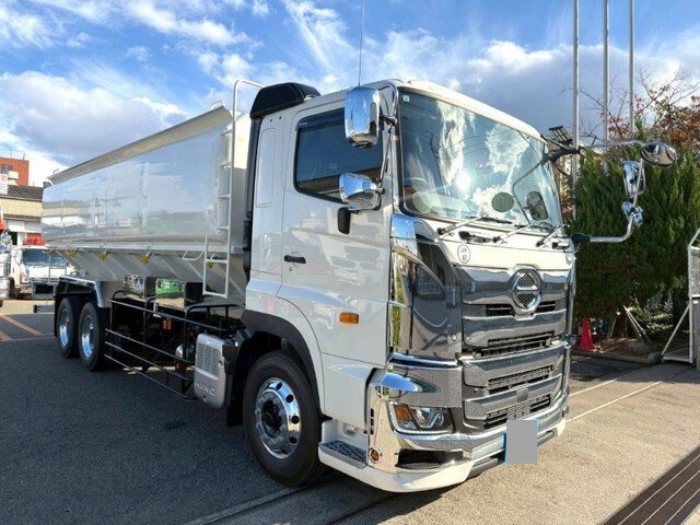 日野プロフィアバルク車（粉粒体運搬車）大型（10t）[写真01]