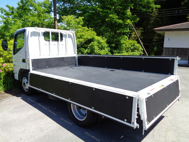 三菱ふそうキャンター平ボディ小型（2t・3t）[写真12]