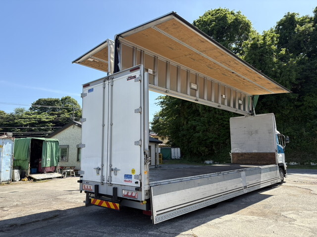 いすゞギガアルミウイング大型（10t）[写真04]