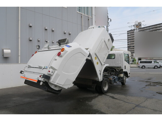 いすゞエルフパッカー車（塵芥車）小型（2t・3t）[写真03]