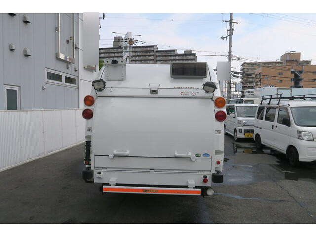 いすゞエルフパッカー車（塵芥車）小型（2t・3t）[写真05]