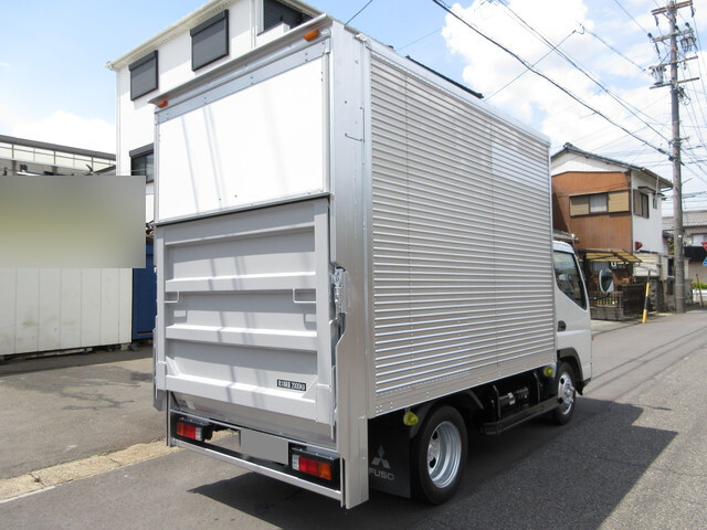 三菱ふそうキャンターアルミバン小型（2t・3t）[写真04]