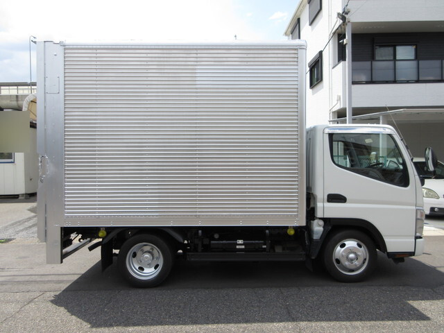 三菱ふそうキャンターアルミバン小型（2t・3t）[写真07]