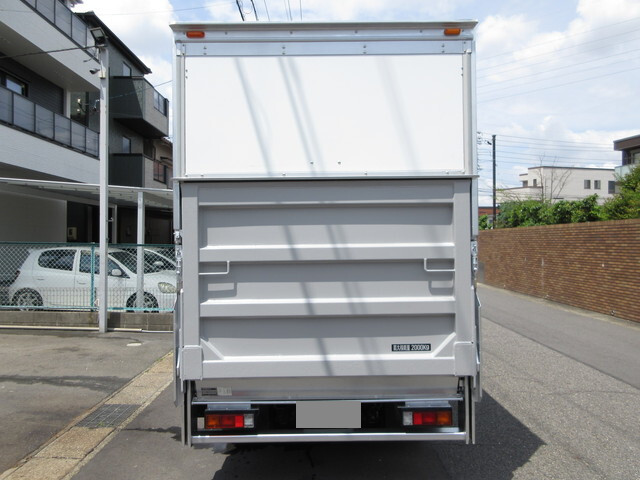 三菱ふそうキャンターアルミバン小型（2t・3t）[写真08]