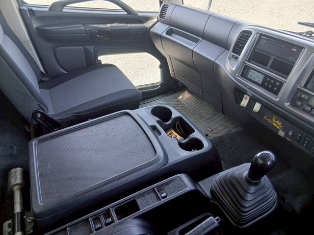 日野レンジャー冷凍車（冷蔵車）中型（4t）[写真26]