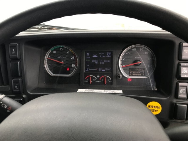 いすゞギガ平ボディ大型（10t）[写真10]