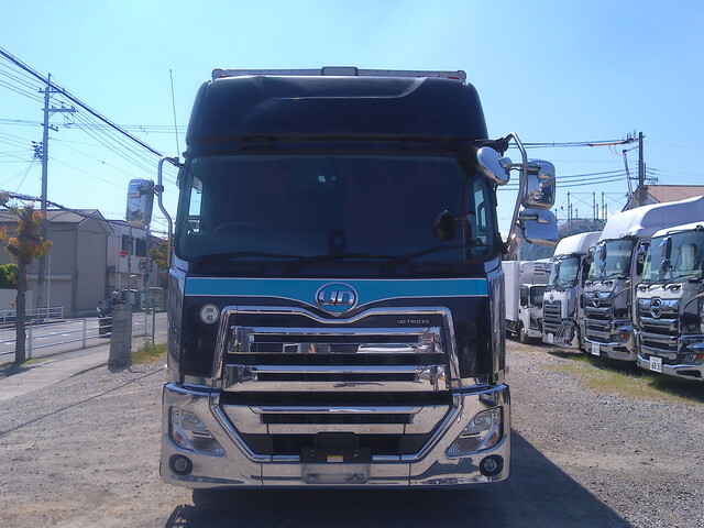 UDトラックスクオンアルミウイング大型（10t）[写真03]