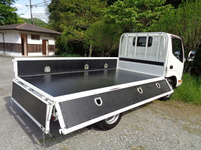 日野デュトロ平ボディ小型（2t・3t）[写真10]