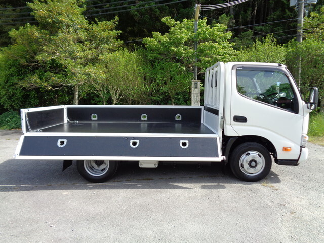 日野デュトロ平ボディ小型（2t・3t）[写真06]