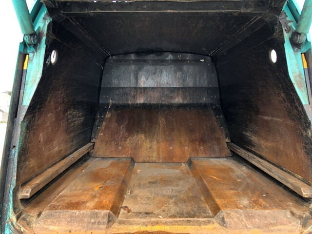 日野デュトロパッカー車（塵芥車）小型（2t・3t）[写真23]