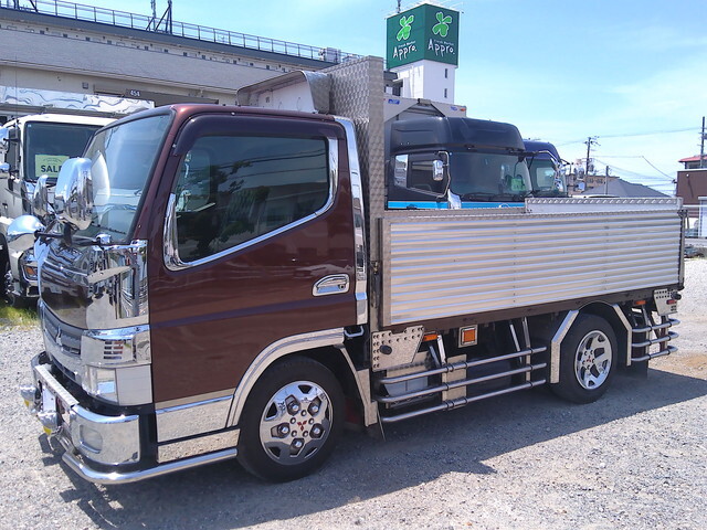 三菱ふそうキャンター平ボディ小型（2t・3t）[写真03]