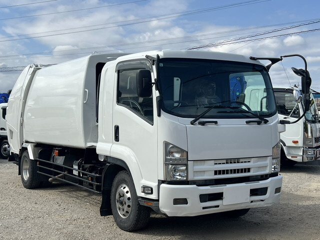 いすゞフォワードパッカー車（塵芥車）増トン（6t・8t）[写真01]