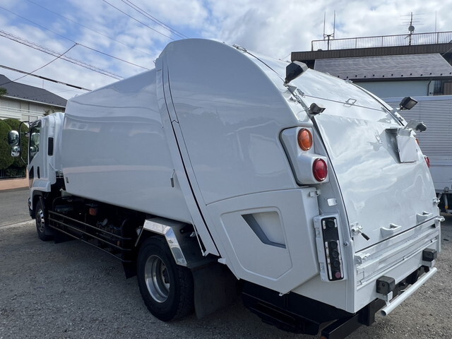 いすゞフォワードパッカー車（塵芥車）増トン（6t・8t）[写真02]
