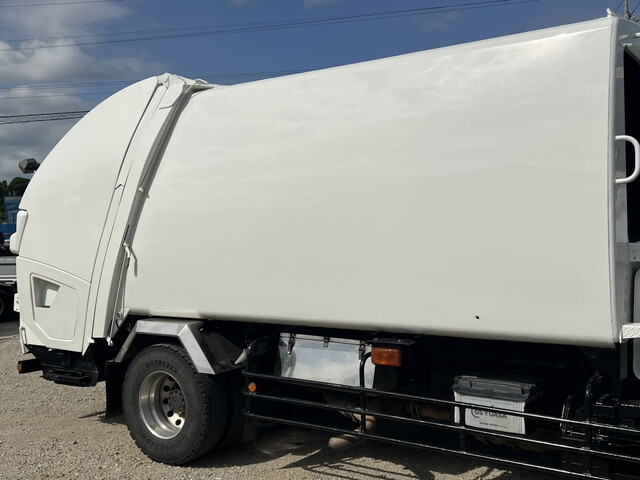 いすゞフォワードパッカー車（塵芥車）増トン（6t・8t）[写真06]
