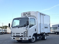 いすゞエルフ冷凍車（冷蔵車）小型（2t・3t）[写真01]