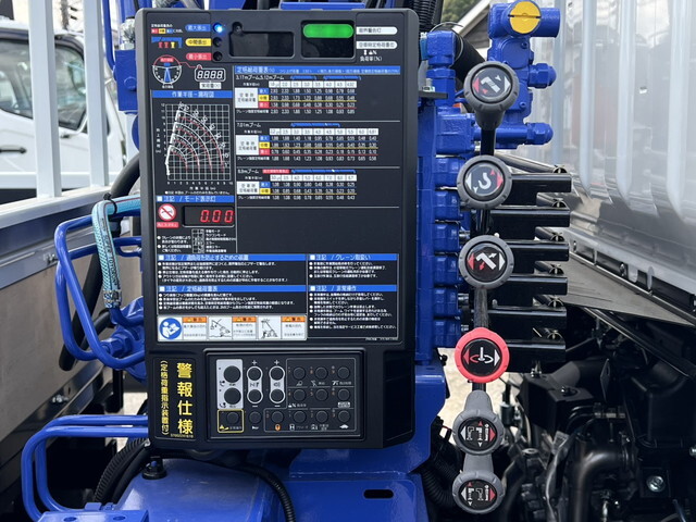 三菱ふそうキャンタークレーン4段小型（2t・3t）[写真19]