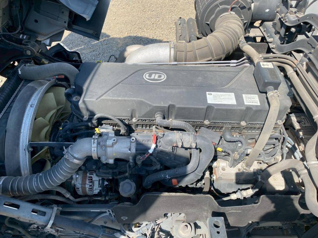 UDトラックスクオンアルミウイング大型（10t）[写真17]