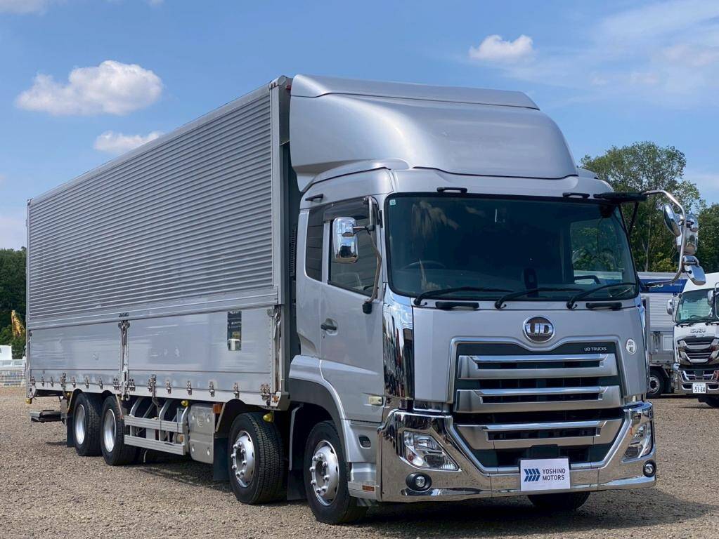 UDトラックスクオンアルミウイング大型（10t）[写真02]