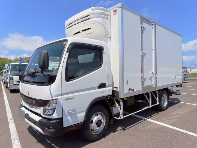 三菱ふそうキャンター冷凍車（冷蔵車）小型（2t・3t）[写真01]