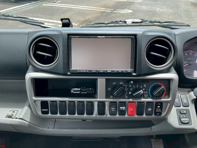 トヨタトヨエース平ボディ小型（2t・3t）[写真26]