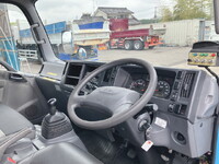 いすゞエルフパッカー車（塵芥車）小型（2t・3t）[写真34]