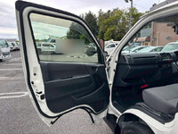 トヨタハイエース冷凍車（冷蔵車）小型（2t・3t）[写真37]