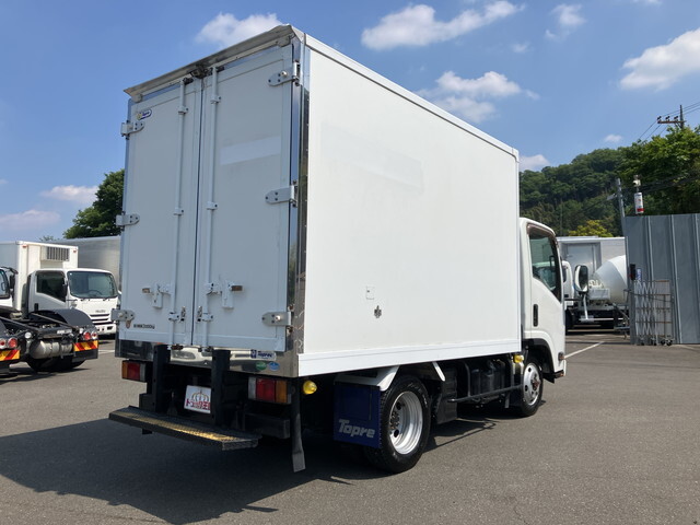 いすゞエルフ冷凍車（冷蔵車）小型（2t・3t）[写真02]
