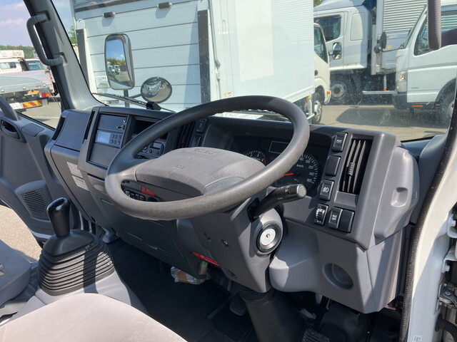 いすゞエルフ冷凍車（冷蔵車）小型（2t・3t）[写真33]