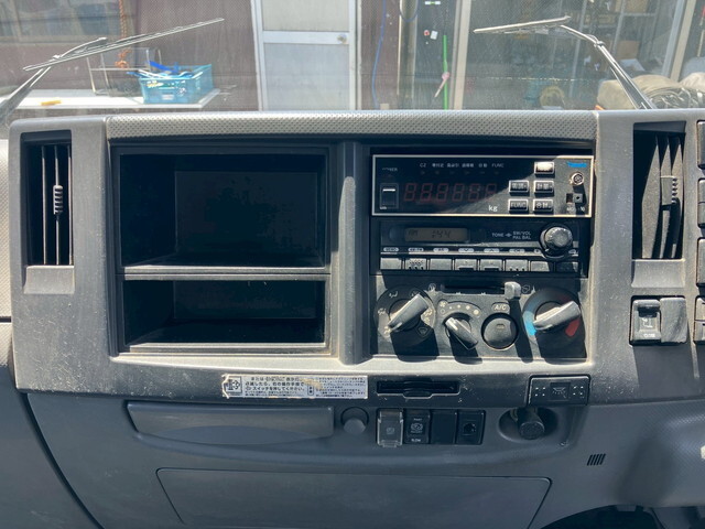 いすゞフォワードパッカー車（塵芥車）中型（4t）[写真36]