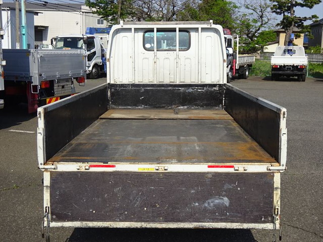三菱ふそうキャンター平ボディ小型（2t・3t）[写真10]