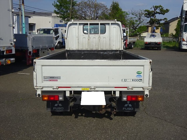 三菱ふそうキャンター平ボディ小型（2t・3t）[写真09]