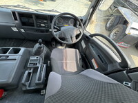 いすゞフォワード冷凍車（冷蔵車）中型（4t）[写真12]