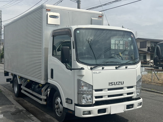 いすゞエルフアルミバン小型（2t・3t）[写真01]